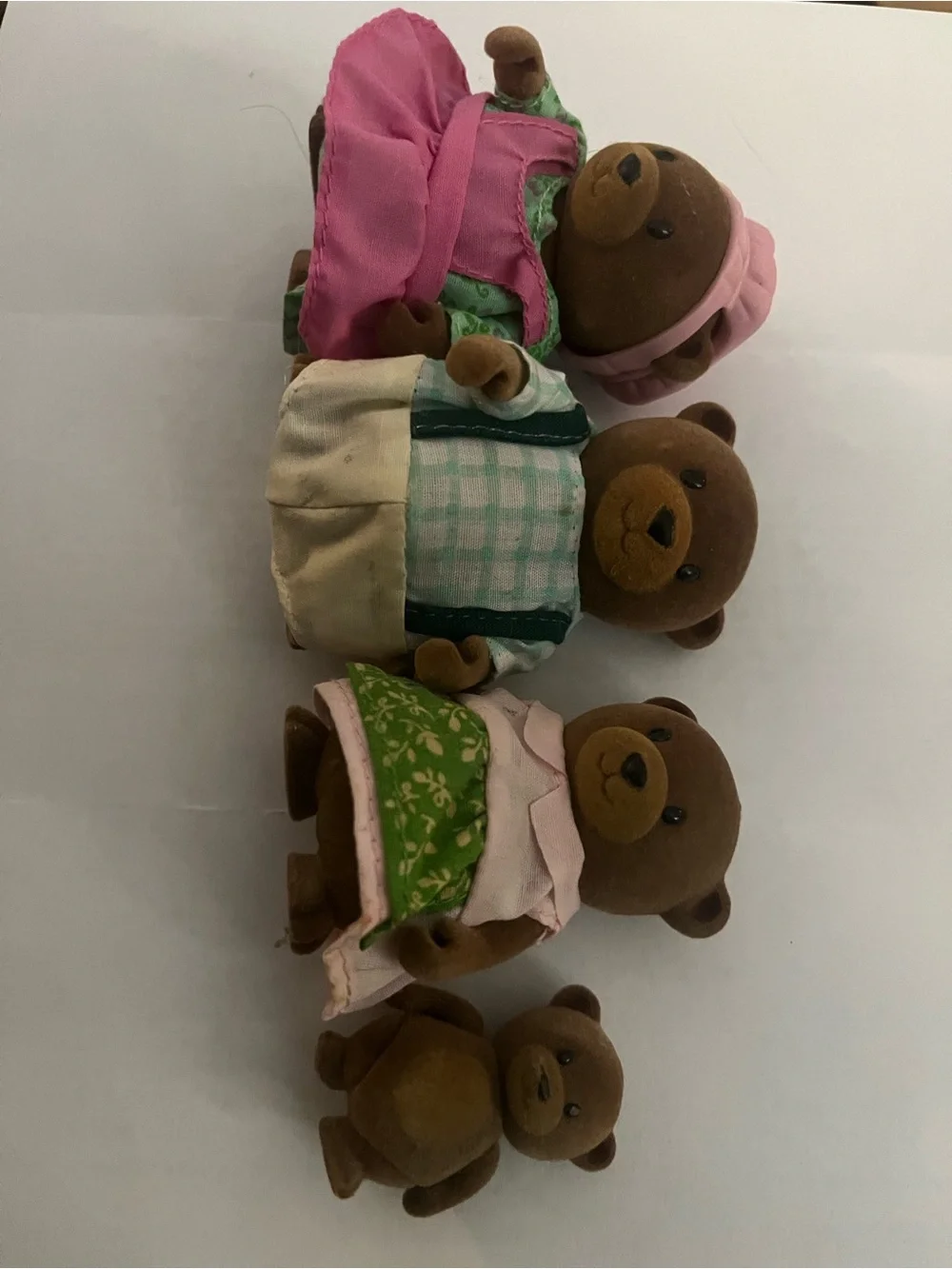 Plush Bear Family Playset - Pink & Green Outfits